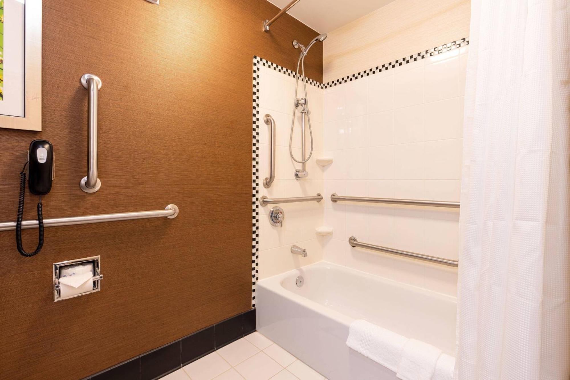 Fairfield Inn & Suites Bedford Eksteriør bilde