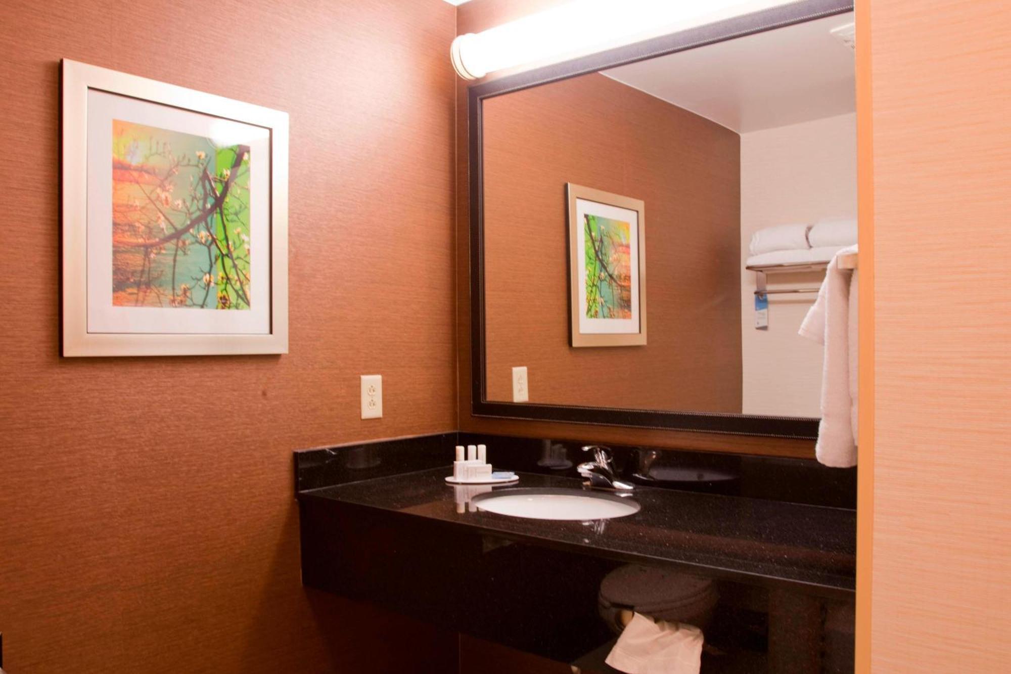 Fairfield Inn & Suites Bedford Eksteriør bilde